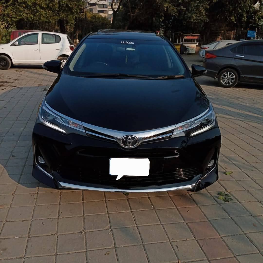 TOYOTA COROLLA GRANDE ALTIS 1.8 X (2022)